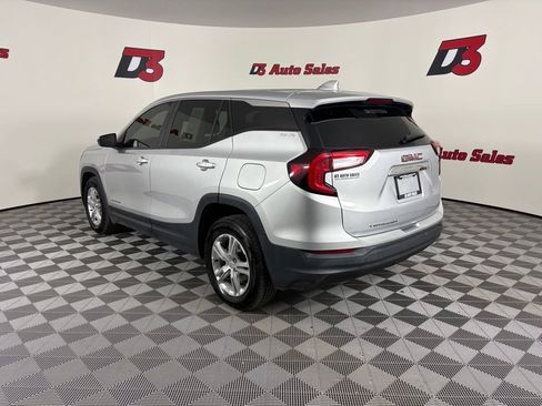 Used 2022 GMC Terrain SLE FWD image 5