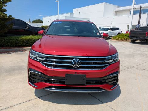 Certified 2024 Volkswagen Tiguan SEL R-Line image 9