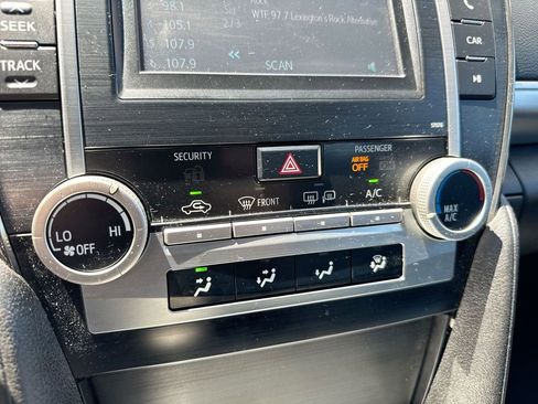 Used 2013 Toyota Camry SE FWD image 15