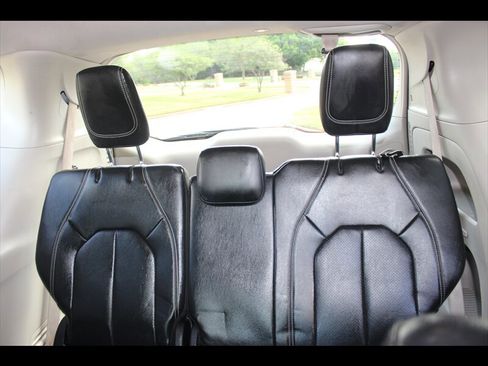 Used 2022 Chrysler Pacifica Touring-L FWD image 15