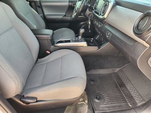Used 2020 Toyota Tacoma SR5 w/ SR5 Appearance Package (SM) RWD image 14