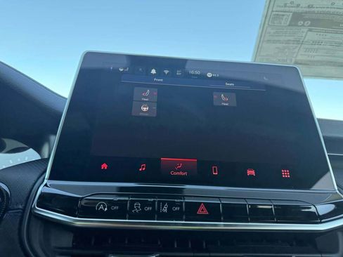 New 2026 Jeep Compass Latitude image 32