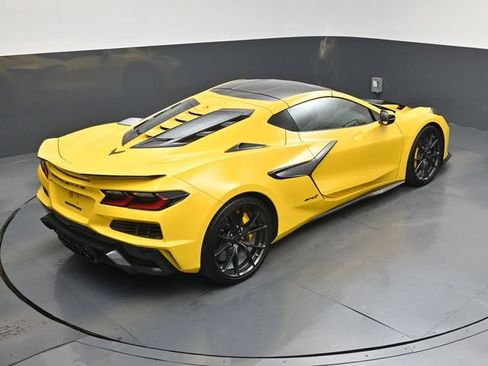 Used 2025 Chevrolet Corvette ZR1 w/ Stealth Interior Trim Package RWD image 24