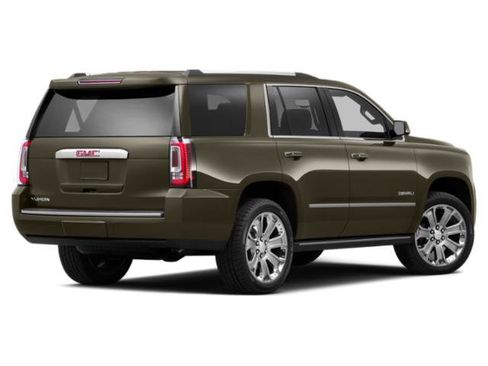 Used 2015 GMC Yukon Denali w/ Touring Package image 2