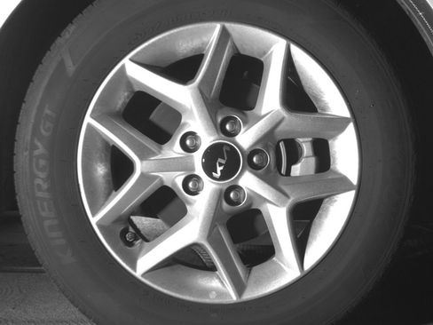 Used 2025 Kia Soul LX w/ LX Technology Package image 13