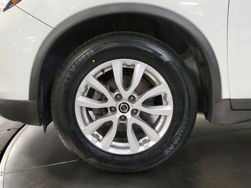 Used 2019 Nissan Rogue SV image 28