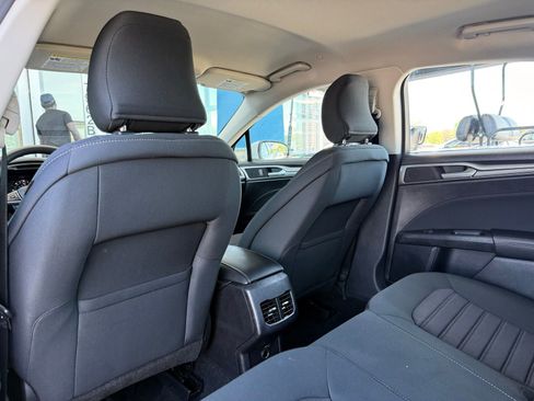 Used 2019 Ford Fusion SE image 17