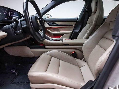 Certified 2022 Porsche Taycan 4 Cross Turismo image 22