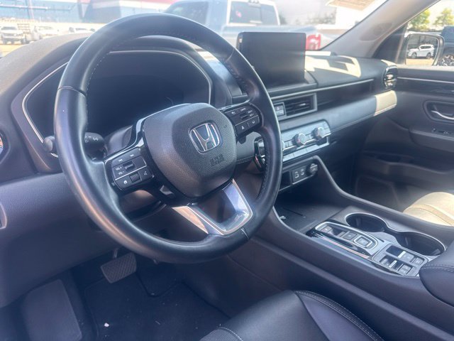 Used 2025 Honda Pilot EX-L image 11