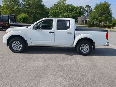 Used 2016 Nissan Frontier SV w/ SV Value Truck Package AWD/4WD image 6