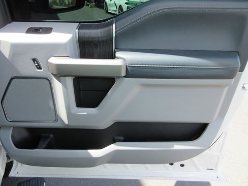 Used 2022 Ford F350 Limited AWD/4WD image 26