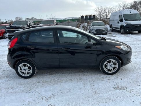 Used 2019 Ford Fiesta SE image 1