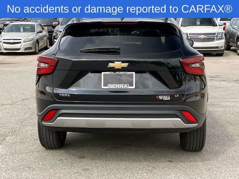 Certified 2025 Chevrolet Trax LT w/ LT Convenience Package FWD image 6