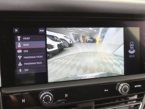 Certified 2026 Porsche Macan image 27