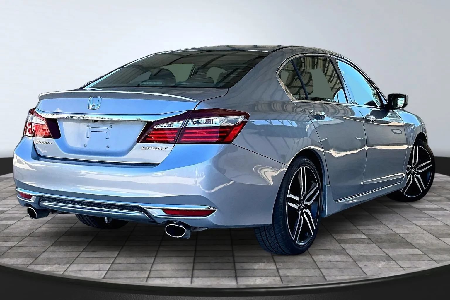 Used 2017 Honda Accord Sport image 6