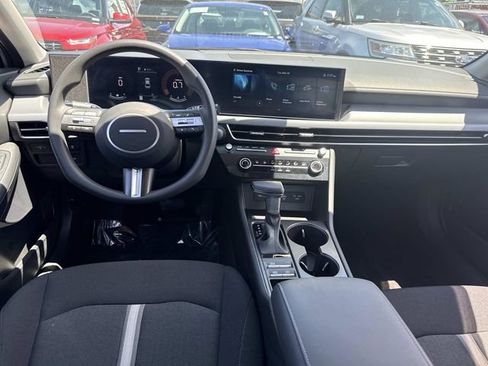 Certified 2025 Hyundai Sonata SE FWD image 13