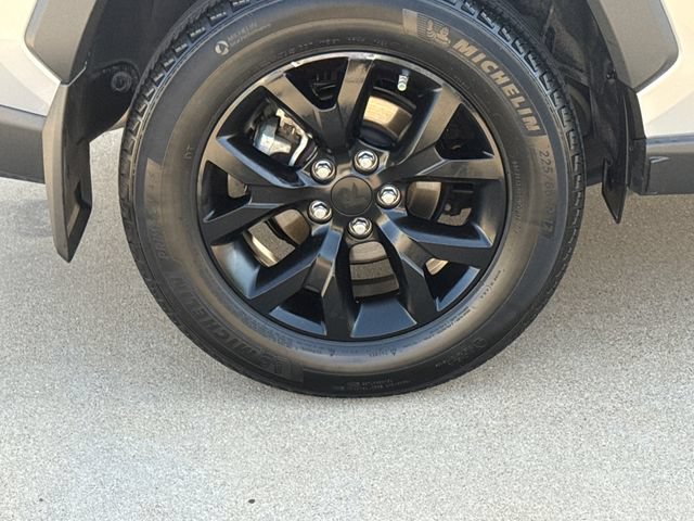 Used 2024 Toyota RAV4 LE FWD image 9