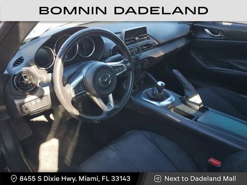 Used 2017 MAZDA MX-5 Miata Sport image 9