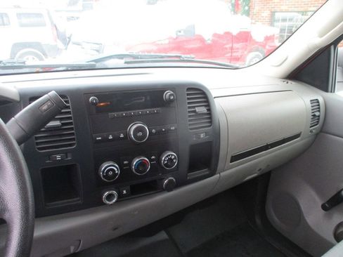 Used 2009 GMC Sierra 1500 W/T image 10