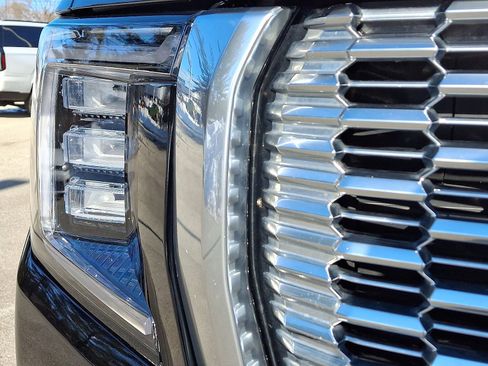 Certified 2023 GMC Yukon XL Denali image 28