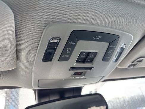 Used 2024 Toyota Sienna XLE image 17