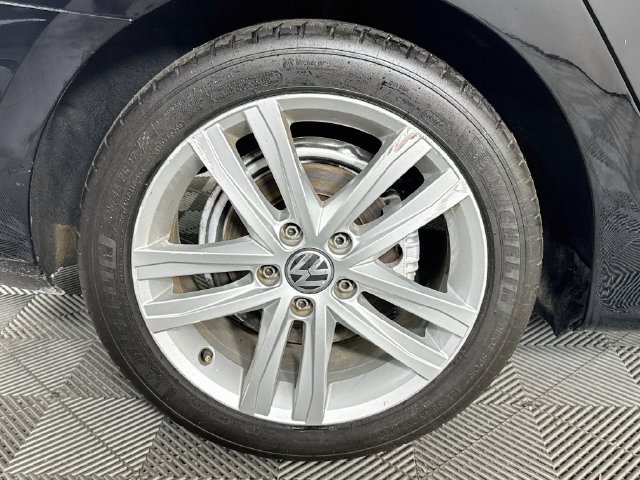Used 2017 Volkswagen Jetta SEL FWD image 30