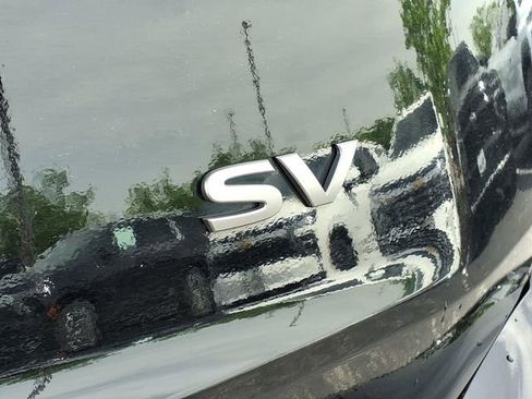 Used 2024 Nissan Rogue SV FWD image 24