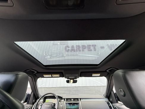 Used 2020 Land Rover Discovery Landmark image 13
