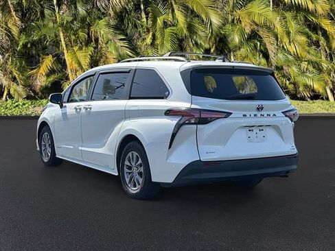 Used 2021 Toyota Sienna XLE FWD image 7