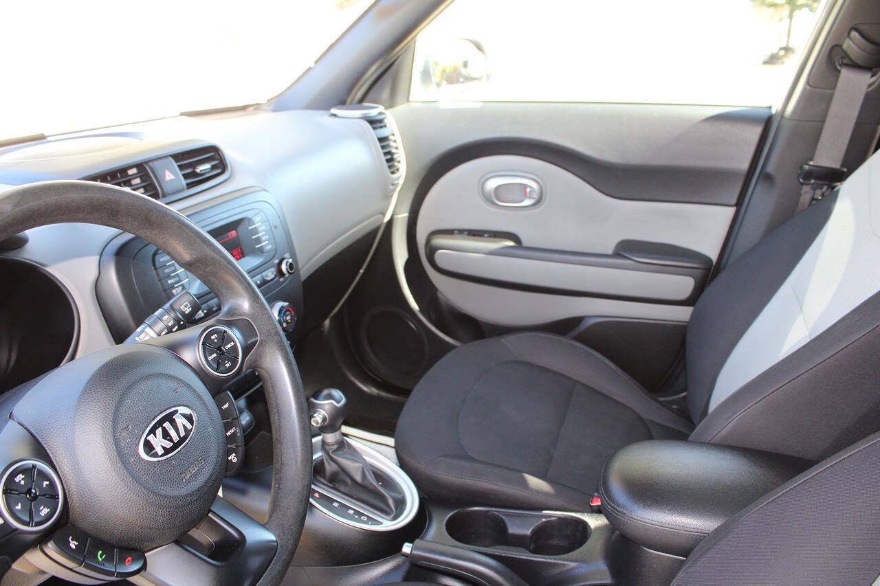 Used 2014 Kia Soul FWD image 22
