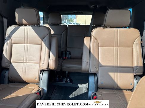 Used 2025 Chevrolet Suburban High Country AWD/4WD image 22