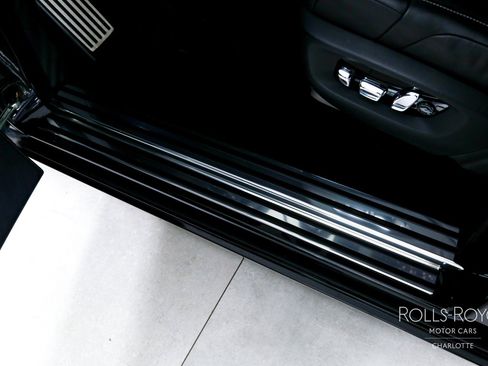 Used 2020 Rolls-Royce Phantom Sedan RWD image 17