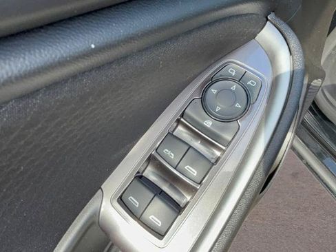 Used 2023 Chevrolet Malibu LT FWD image 23