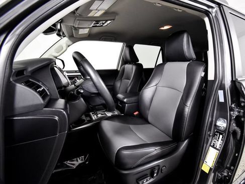 Used 2022 Toyota 4Runner SR5 Premium AWD/4WD image 4