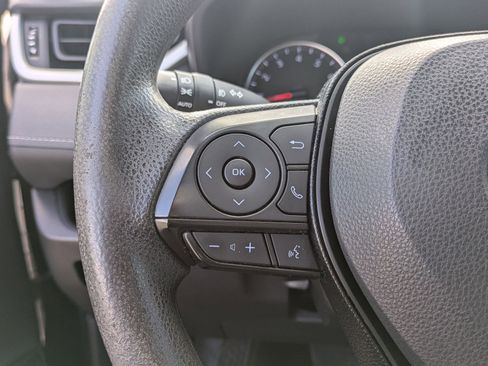 Used 2021 Toyota RAV4 XLE image 17