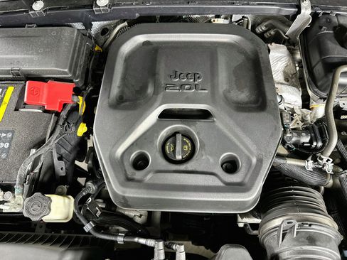 Used 2024 Jeep Wrangler Unlimited AWD/4WD image 32
