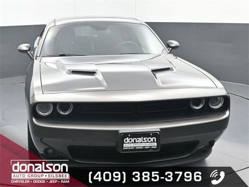 Used 2019 Dodge Challenger SXT w/ Blacktop Package image 3