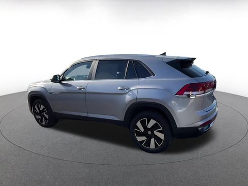 Used 2025 Volkswagen Atlas Cross Sport SE image 10