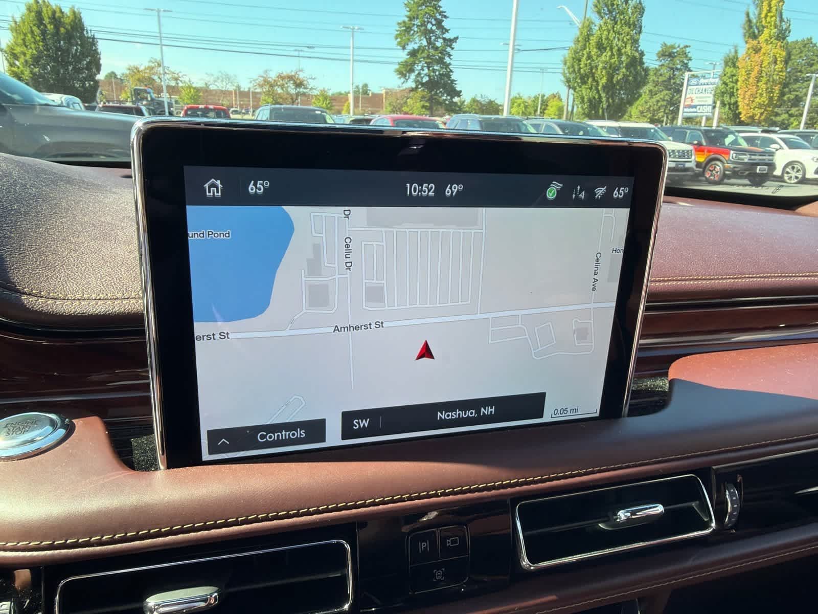 Used 2023 Lincoln Aviator Black Label Grand Touring AWD/4WD image 3