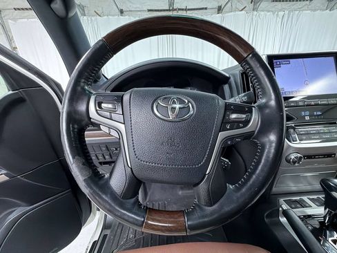 Used 2016 Toyota Land Cruiser AWD/4WD image 28