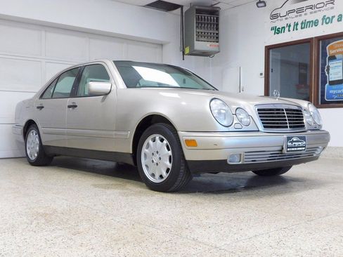 Used 1999 Mercedes-Benz E 320 4MATIC Sedan image 3
