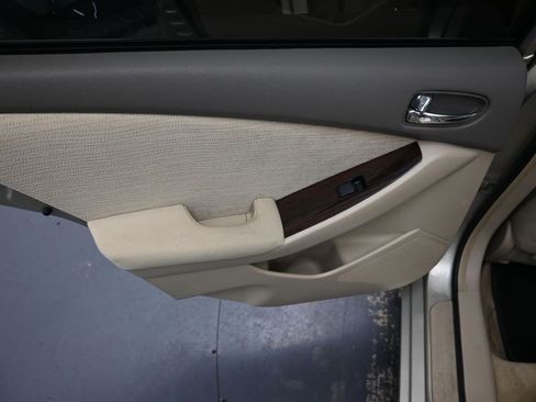 Used 2010 Nissan Altima 2.5 S w/ Premium Audio Pkg image 22