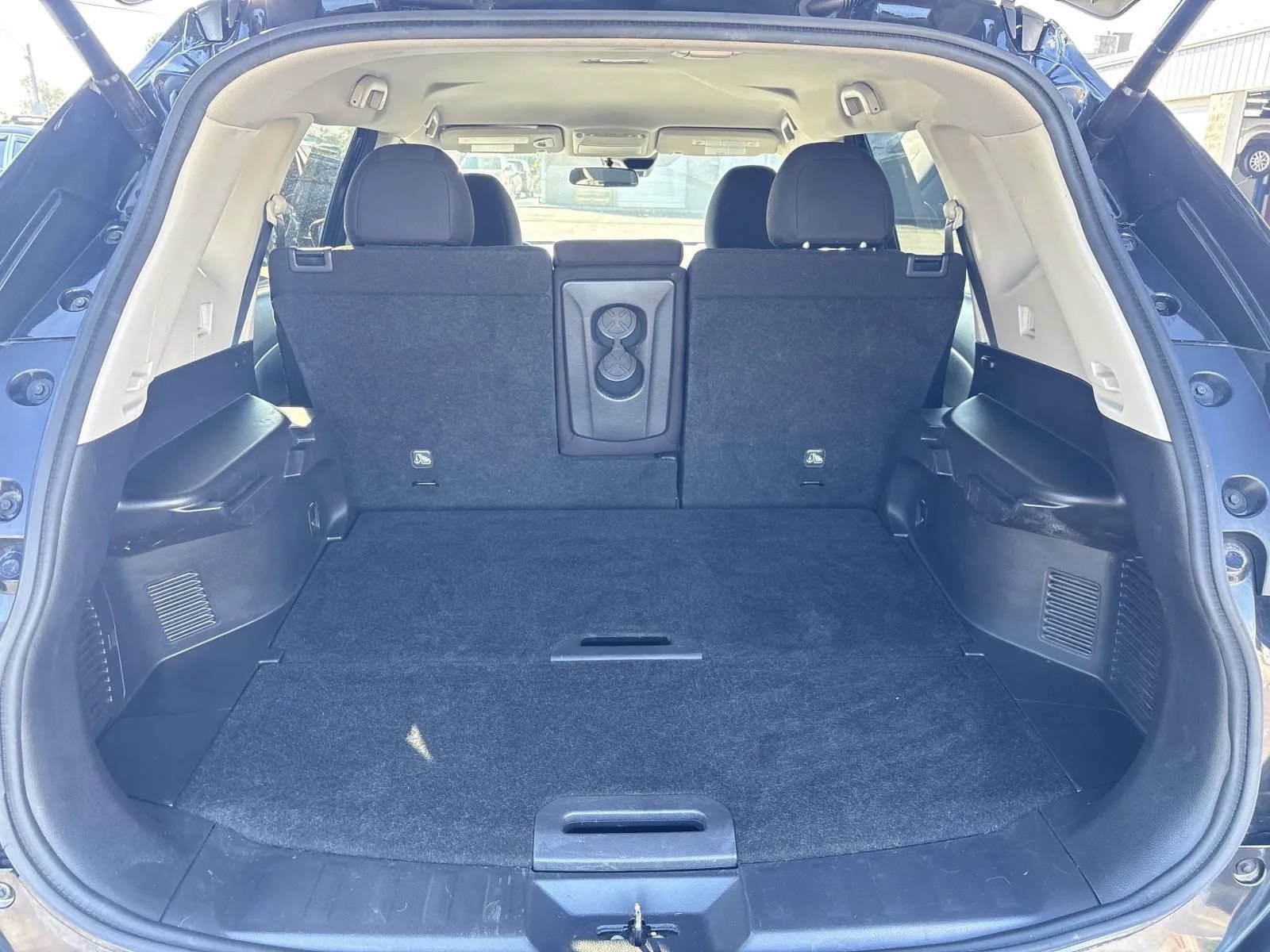 Used 2020 Nissan Rogue SV AWD/4WD image 18