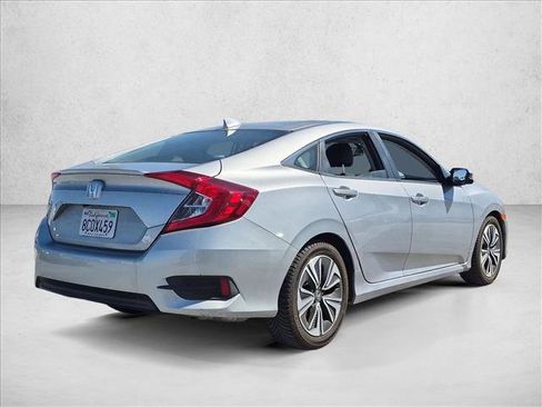 Used 2018 Honda Civic EX-L image 5