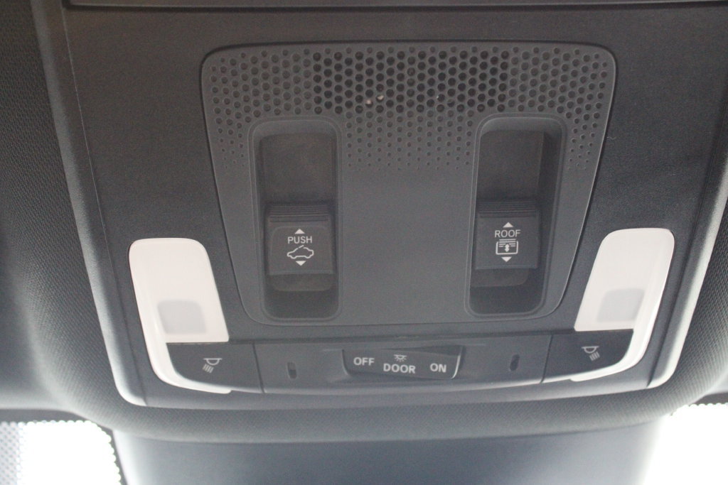 Used 2025 Honda Pilot Black Edition image 35