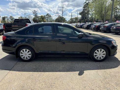 Used 2015 Volkswagen Jetta S image 4