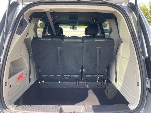 Used 2019 Dodge Grand Caravan SXT image 14