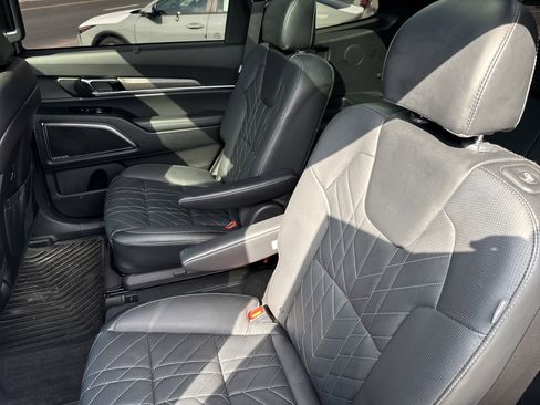 Used 2024 Kia Telluride SX Prestige X-Line image 13