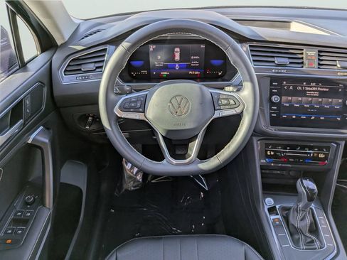 Used 2023 Volkswagen Tiguan SE FWD image 12