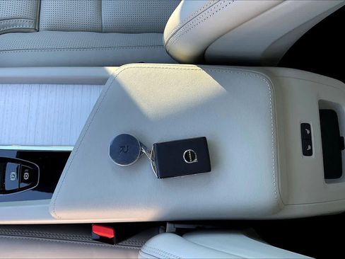 New 2026 Volvo XC60 T8 Ultra w/ Protection Package Premier image 34